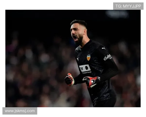 马马尔达什维利期待首秀称阿利松为自己提供了很多帮助