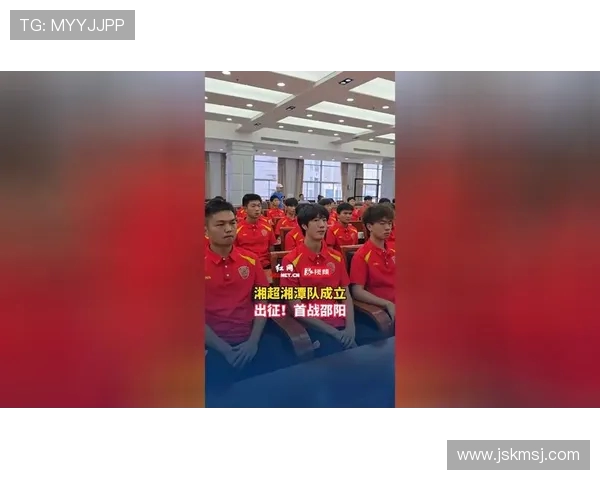 邵阳小伙湘超绝杀获胜 甜美女友兑现进球奖励承诺