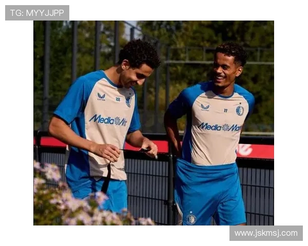 费耶诺德与维拉球迷欧联赛前爆发冲突 5人因斗殴被警方逮捕 费耶诺德与维拉球迷欧联赛前爆发冲突 5人因斗殴被警方逮捕