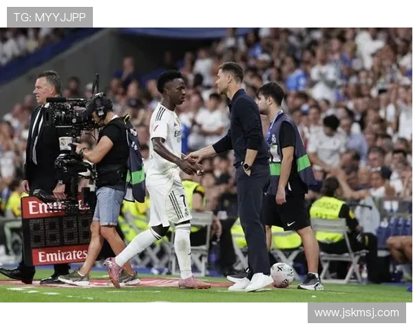 皇马将决定权交给阿隆索处理维尼修斯处罚问题 不会干预决定