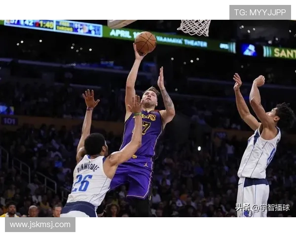 原创轻取独行侠！湖人赛后数据一目了然，不是东契奇，最大功臣是他！